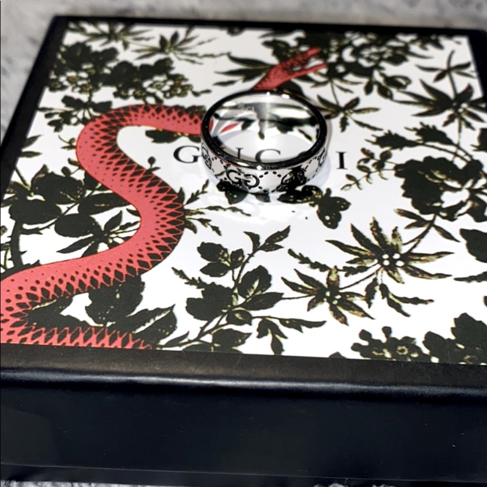 gucci ghost ring